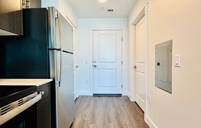 1 bed, 1 bath, 450 sqft, $2,450, Unit 410-604