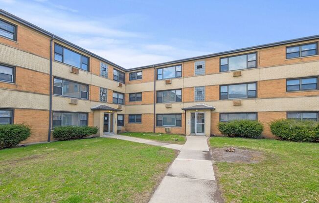 7900 S. Paxton Ave.