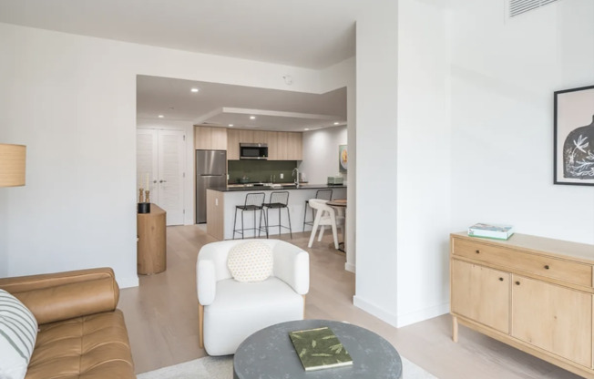 3 beds, 2 baths, $7,375, Unit 341