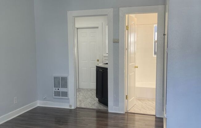 1420-24 E 75TH LLC