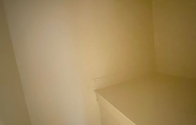 1 bed, 1 bath, $995, Unit 2712B