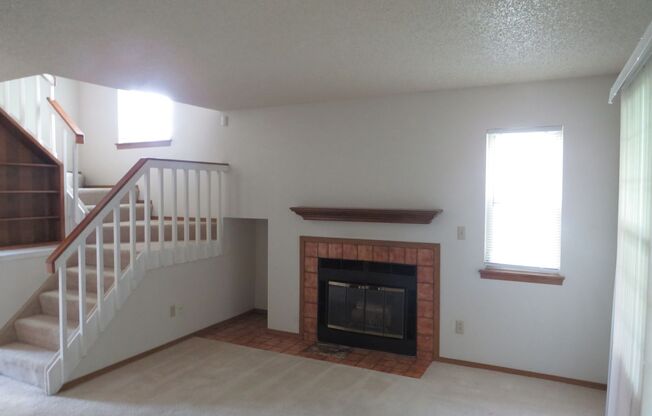 2 beds, 2 baths, $1,595