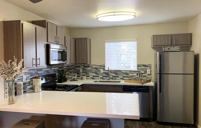 Quartz countertops in Sunset Hills Kitchen