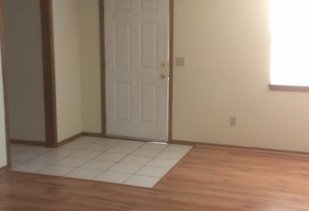 3 beds, 2 baths, $1,150