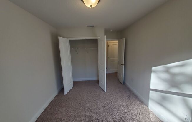 3 beds, 2.5 baths, 1,542 sqft, $1,900, Unit Hathaway Townhomes