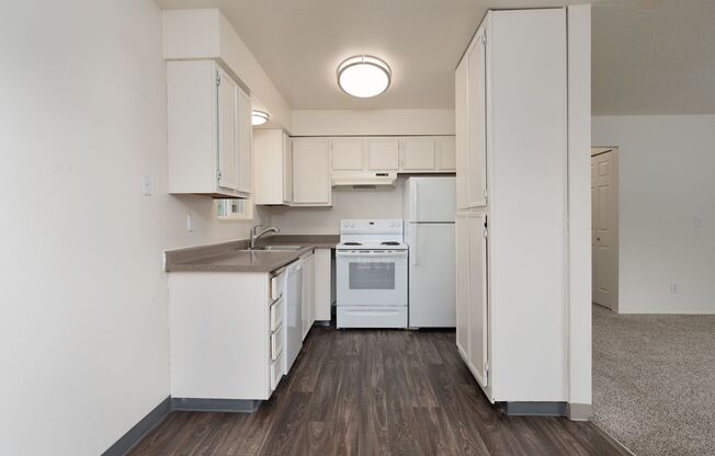 1 bed, 1 bath, 674 sqft, $1,350, Unit 858