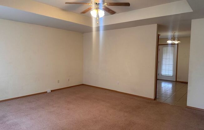 All brick 3 bed 2 bath home in SE Springfield neighborhood