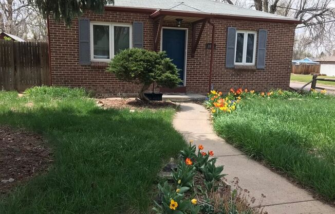 2 beds, 1 bath, $2,000