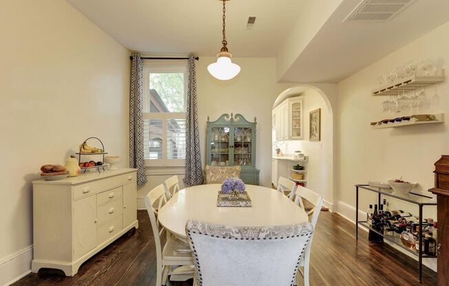 Spacious & Charming Victorian Row House in Burleith-Moments from Georgetown!