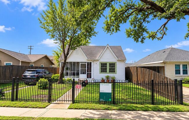 1005 DOROTHY ST