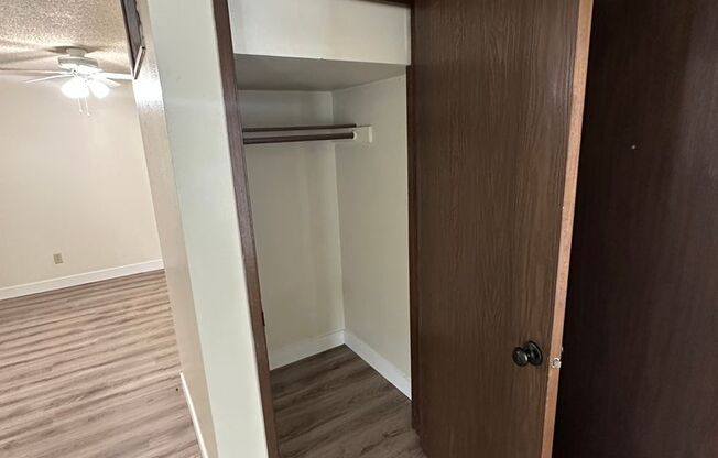 (946) 2790-H - Beautiful 2-bedroom/1-bath
