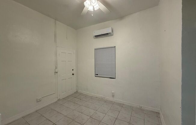 2 beds, 1 bath, $1,600