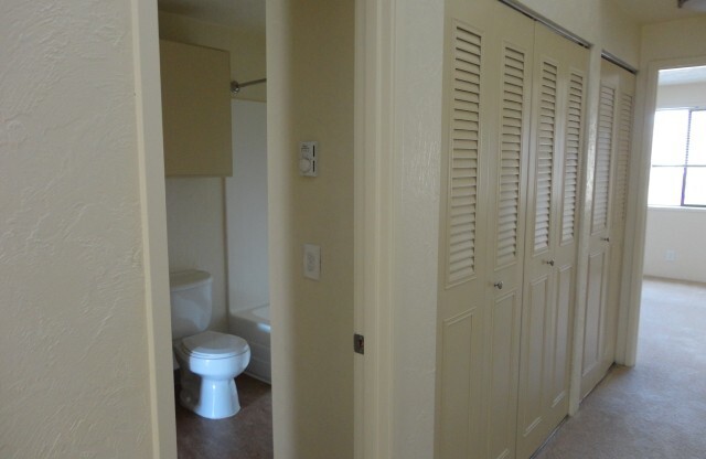 2 beds, 1.5 baths, 1,100 sqft, $1,697, Unit 1817