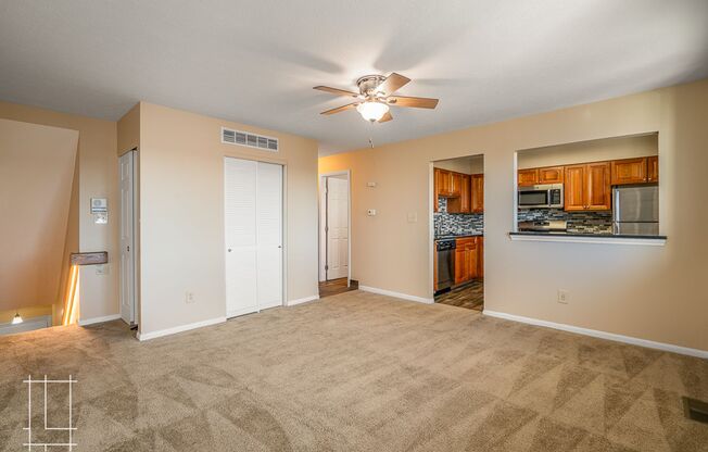 2 beds, 1 bath, $1,400, Unit 393 E Buttles Ave Apt. G