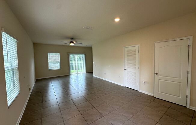 3 beds, 2.5 baths, $1,775