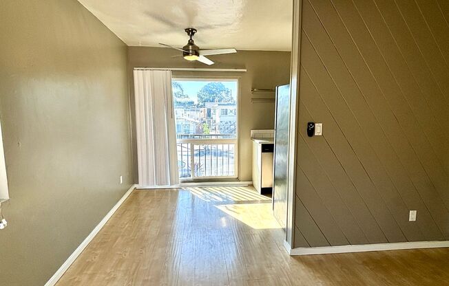 2 beds, 1 bath, $2,595, Unit Unit 5