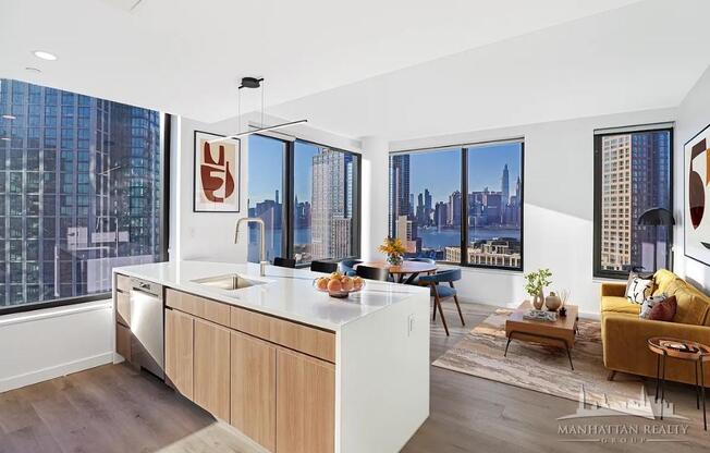 2 beds, 2 baths, $5,900, Unit 3303