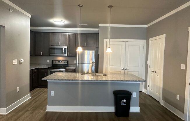 1 bed, 1 bath, 954 sqft, $1,195, Unit I207