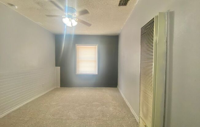 1 bed, 1 bath, 450 sqft, $600, Unit Back