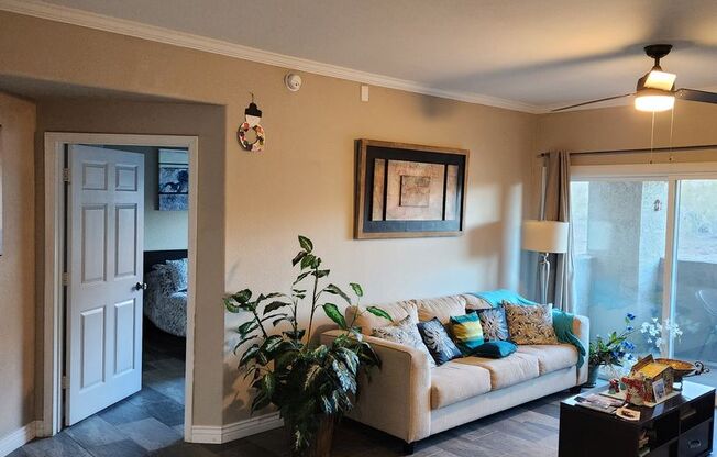 2 beds, 2 baths, $1,900, Unit Unit 1009