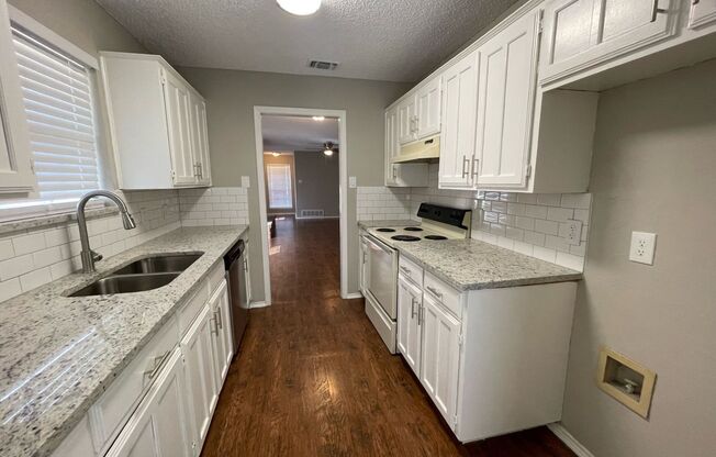 2 beds, 2 baths, $1,595, Unit 1