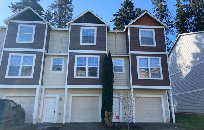 Adorable 3 Bedroom Townhouse in Beaverton!