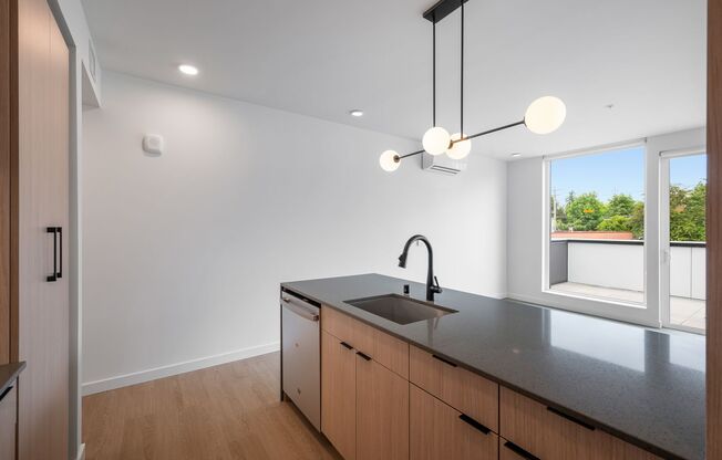 1 bed, 1 bath, 421 sqft, $1,795, Unit 409