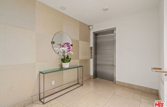 Studio, 1 bath, 388 sqft, $2,200, Unit 522