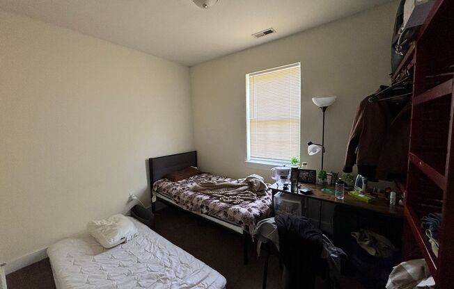 3 beds, 3 baths, 823 sqft, $1,895, Unit Unit 19