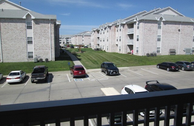 1 bed, 1 bath, 982 sqft, $1,182, Unit 14-207