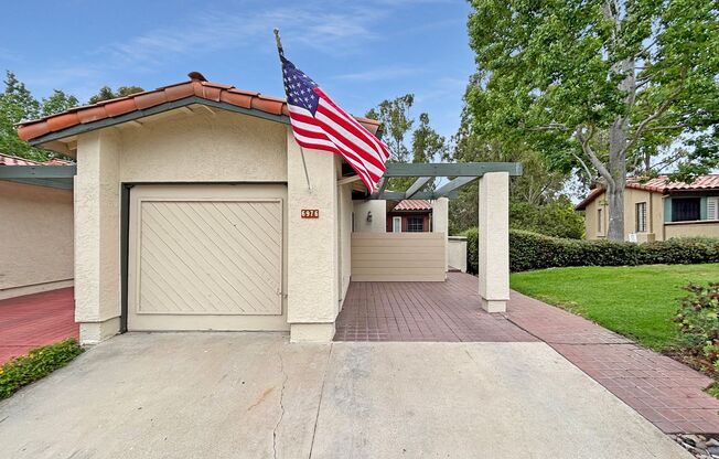 Beautiful 3BD/3BA Townhouse in Fashion Valley W/ A/C, W/D, & Community Pool!