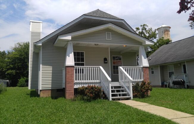 3 bed, 2 bath home!