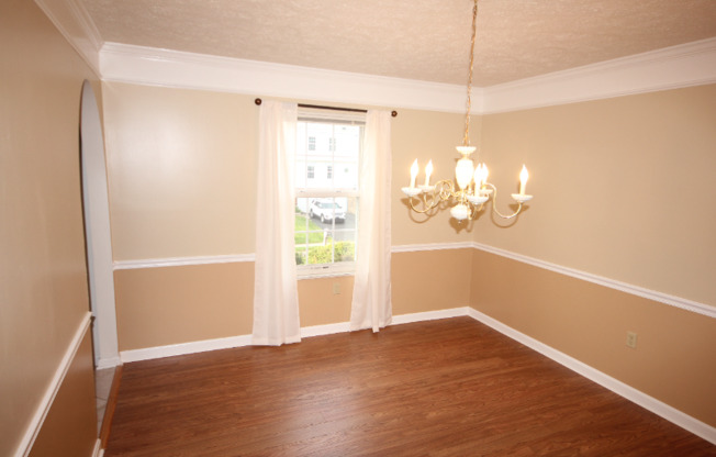 105 WOODBINE DR