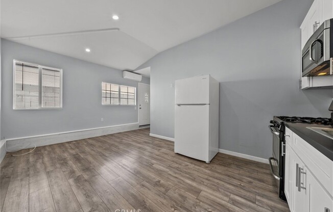 1 bed, 1 bath, 480 sqft, $2,100