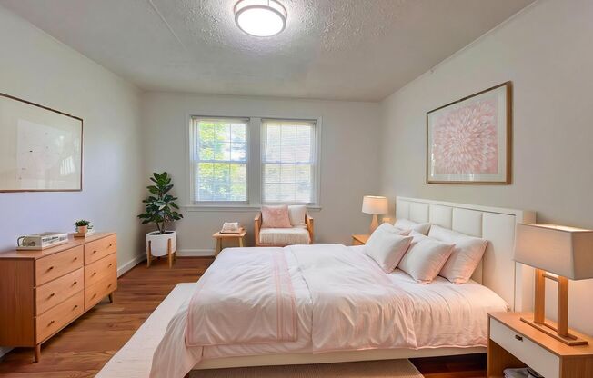 Fairfax Village III | 2bd 1bth | Hardwood Floors | Sunlight!