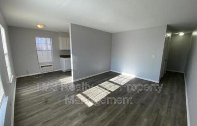 1606 E KANSAS CITY RD