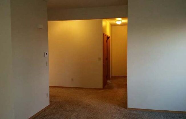 3 beds, 1 bath, $1,600