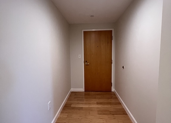 Studio, 1 bath, 485 sqft, $2,700, Unit 307