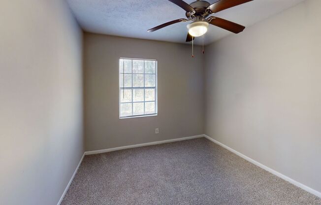 2 beds, 1 bath, 770 sqft, $1,100, Unit K1