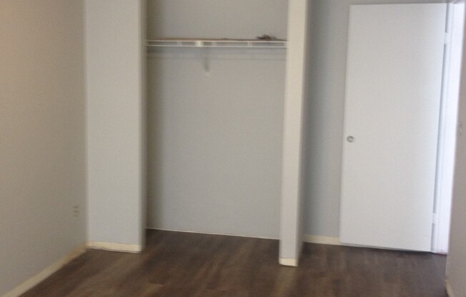 2 beds, 1 bath, 687 sqft, $2,095, Unit A204