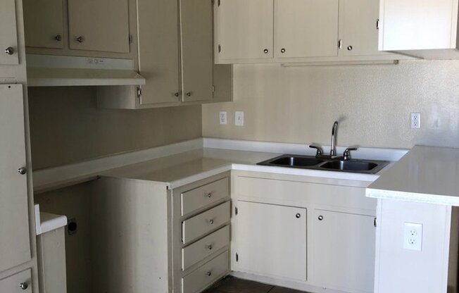 4 beds, 2 baths, 1,100 sqft, $3,695, Unit 1240-12