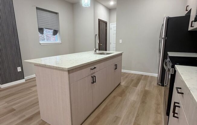 ⭐⭐⭐ NEWLY RENOVATED 4 BEDROOMS & 2.5 BATH HOUSE LOCATED IN WEST PHILLY ⭐⭐⭐