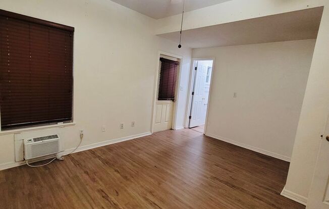 2 beds, 2 baths, 995 sqft, $1,700, Unit 410 Livingston St Unit 3