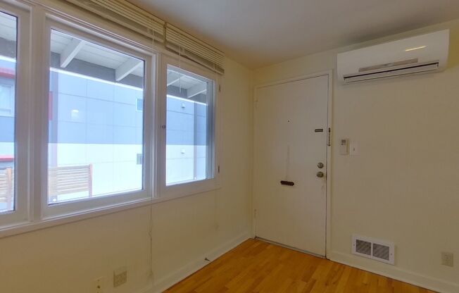 1 bed, 1 bath, $1,200, Unit 1828 Onyx Alley