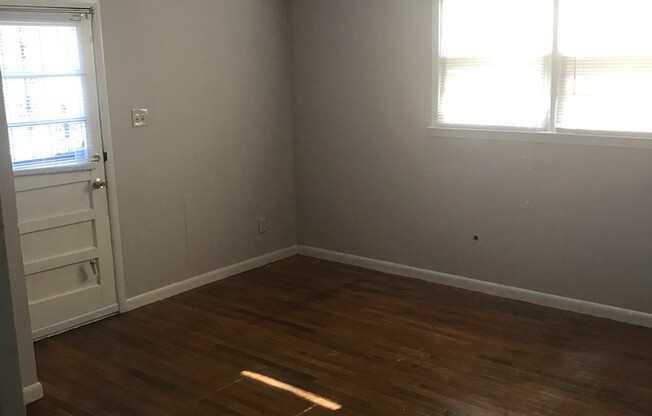 1 bed, 1 bath with washer and dryer near U of M