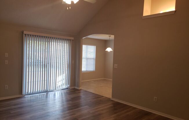 3 beds, 2 baths, $1,400