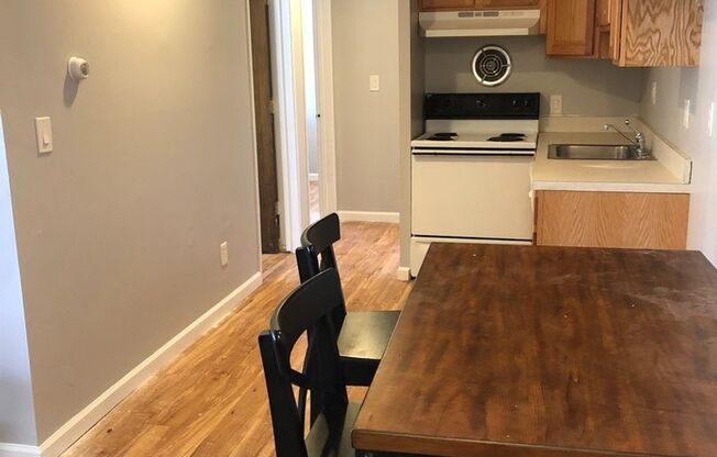 2 beds, 1 bath, 693 sqft, $2,365, Unit 06