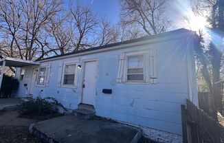 $525 - 1 bed 1 bath Duplex