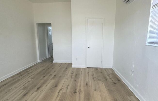 LC 20:836 NW 10th St