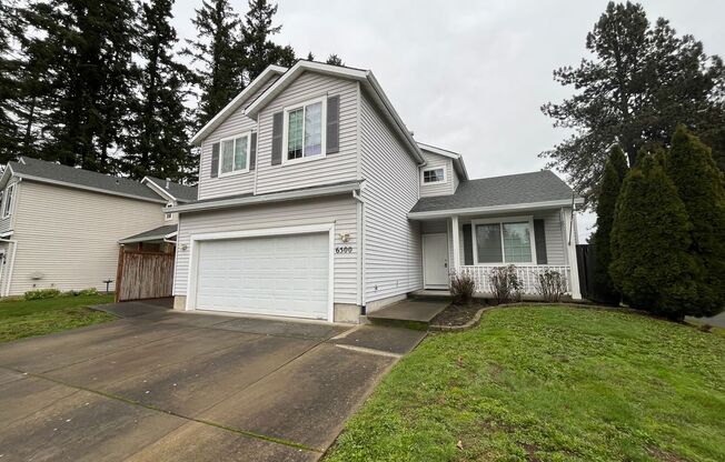 Fabulously Updated 4 Bed + 2.5 Bath Home is Beaverton!! 2 Car Garage and Fenced Backyard!